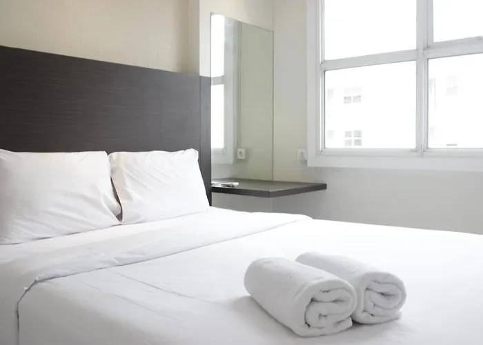 Cozy High Floor 1Br Apartment At Parahyangan Residence By Travelio