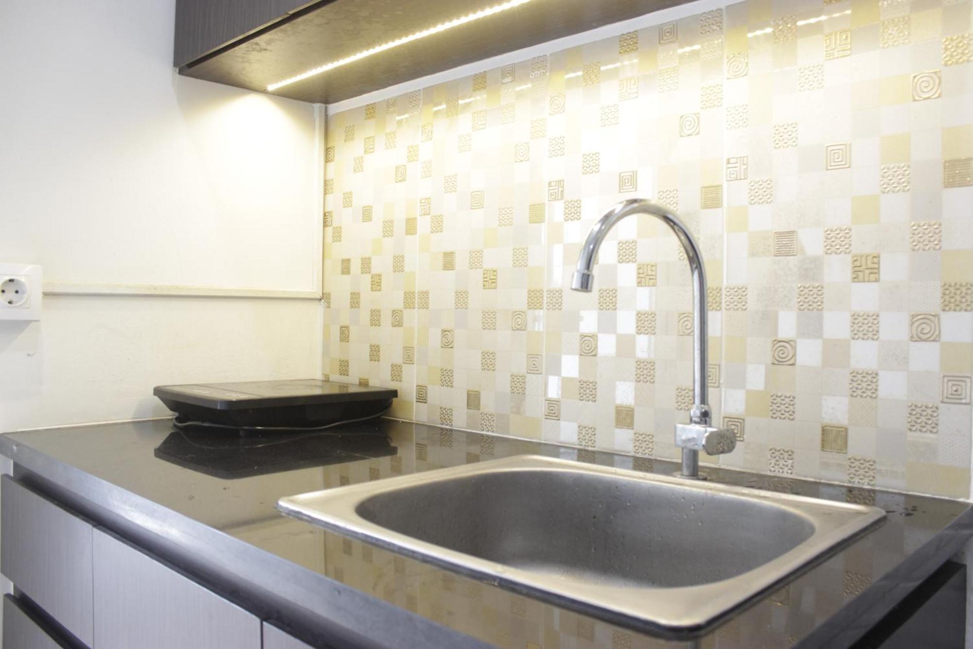 Cozy High Floor 1br At Parahyangan By Travelio * Bandung